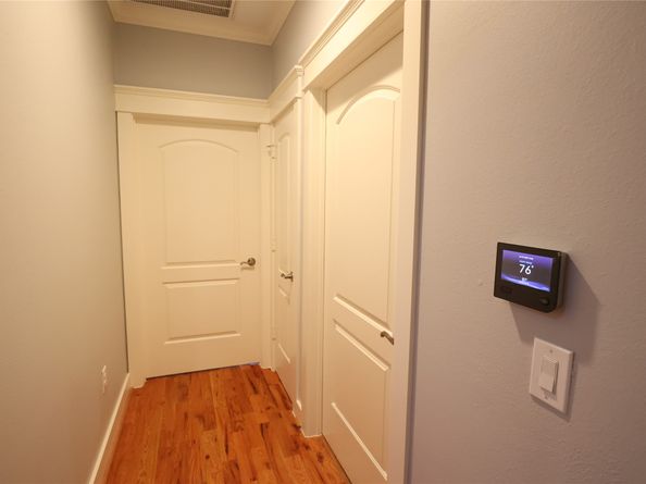 212 Greenwood Street, Houston TX 77011