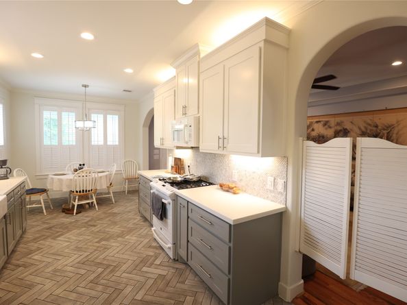 212 Greenwood Street, Houston TX 77011