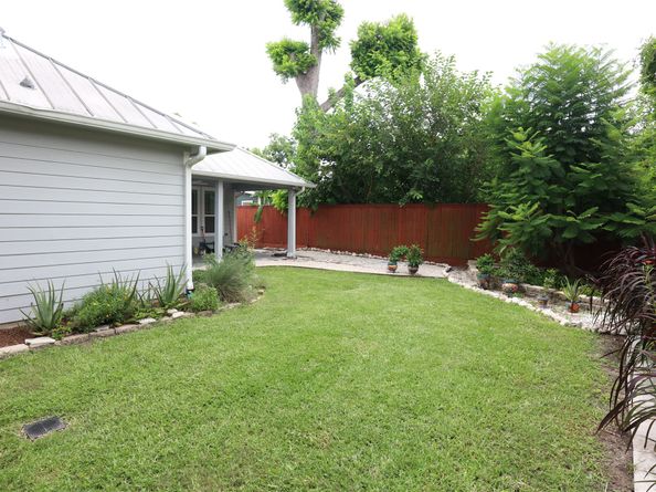 212 Greenwood Street, Houston TX 77011