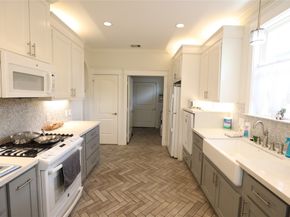 212 Greenwood Street, Houston TX 77011
