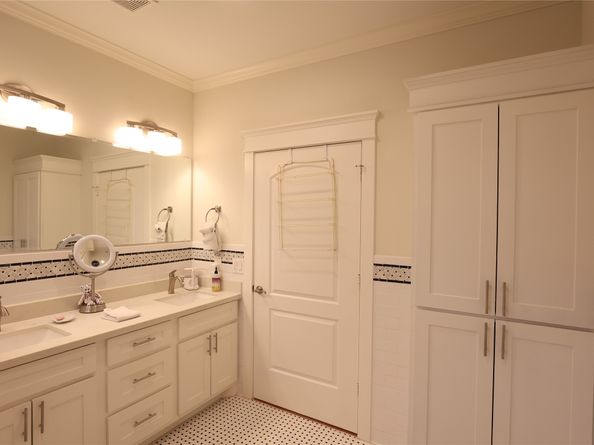212 Greenwood Street, Houston TX 77011