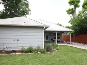 212 Greenwood Street, Houston TX 77011