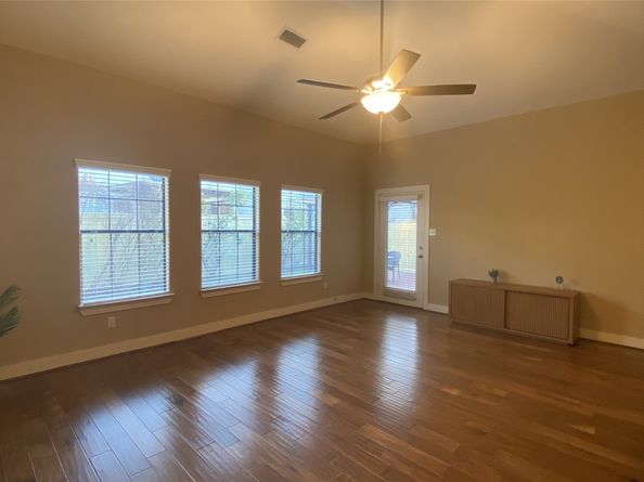 6057 Yale Street, Houston TX 77076