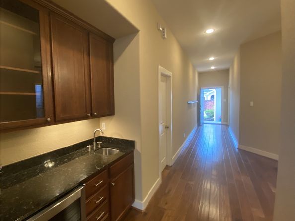 6057 Yale Street, Houston TX 77076