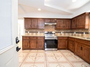 5201 Chapman Street, Houston TX 77009