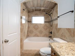 5201 Chapman Street, Houston TX 77009