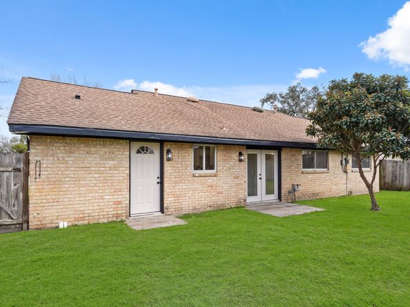 9231 Cobbleshire Drive, Houston TX 77037