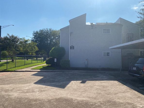 9809 Richmond Avenue J1, Houston TX 77042
