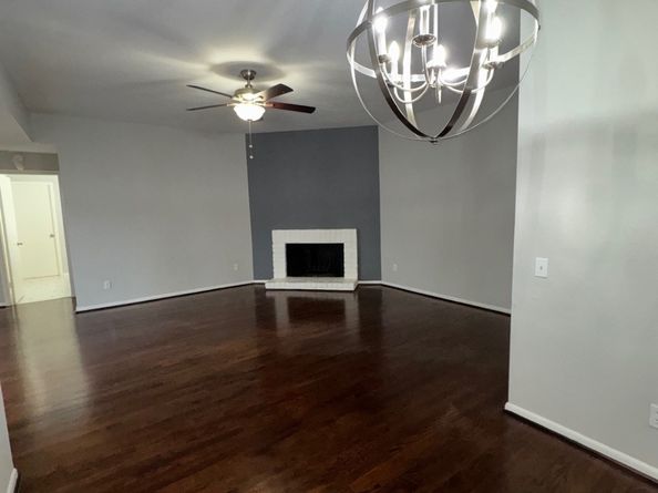 9809 Richmond Avenue J1, Houston TX 77042
