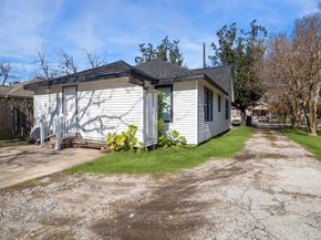 9330 E Avenue L, Houston TX 77012