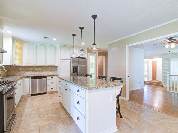 1708 Capstan Road, Houston TX 77062