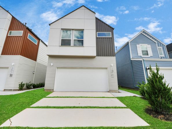 3015 Pelon Cay Drive, Houston TX 77047