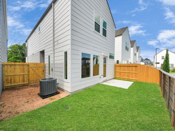 3015 Pelon Cay Drive, Houston TX 77047