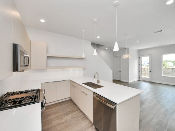 3015 Pelon Cay Drive, Houston TX 77047