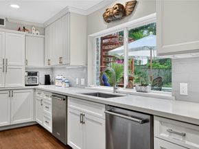 11010 Hedwig Green Street, Hunters Creek Village TX 77024
