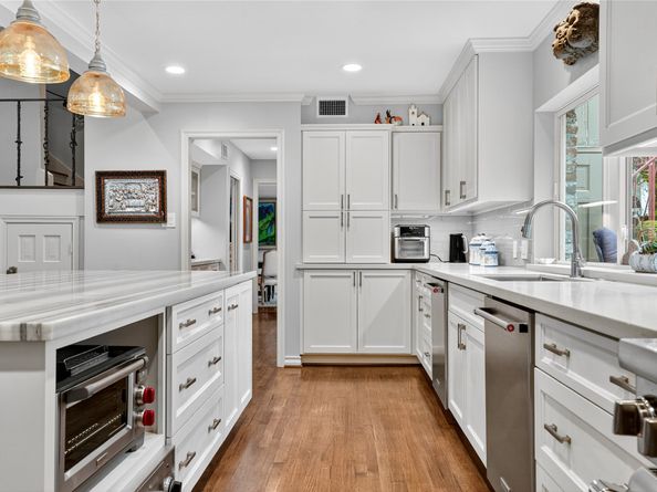 11010 Hedwig Green Street, Hunters Creek Village TX 77024