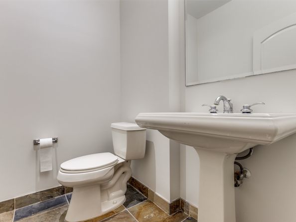 1616 Fountain View Drive 202, Houston TX 77057