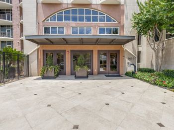 1616 Fountain View Drive