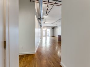 1616 Fountain View Drive 202, Houston TX 77057