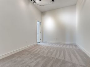 1616 Fountain View Drive 202, Houston TX 77057