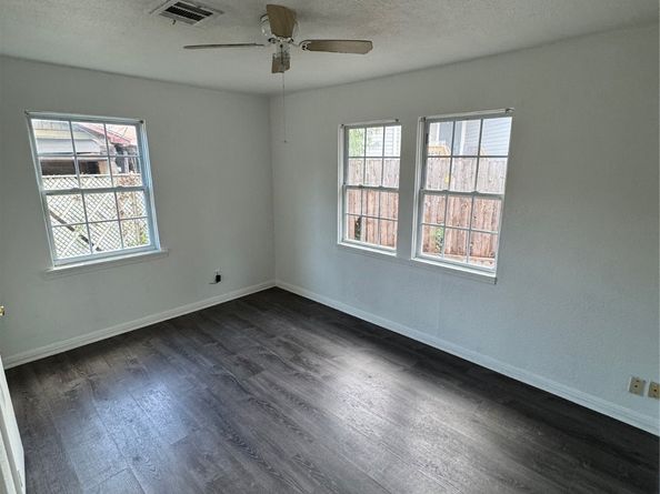 12474 Birdie Ln, Houston TX 77015