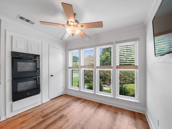 910 Enclave Parkway, Houston TX 77077
