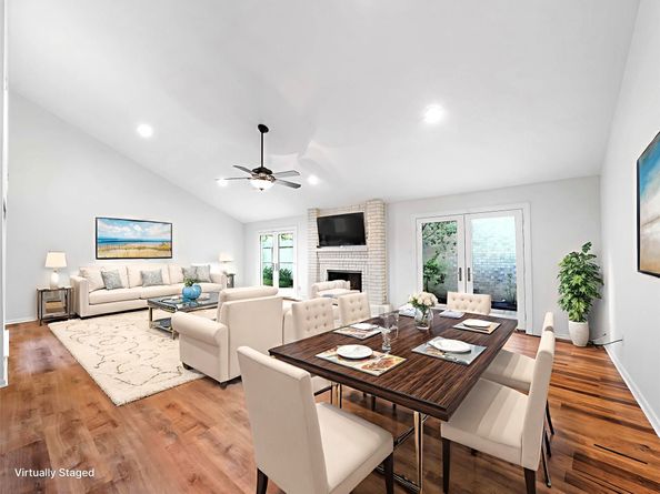 910 Enclave Parkway, Houston TX 77077