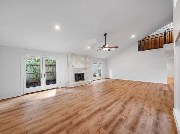 910 Enclave Parkway, Houston TX 77077