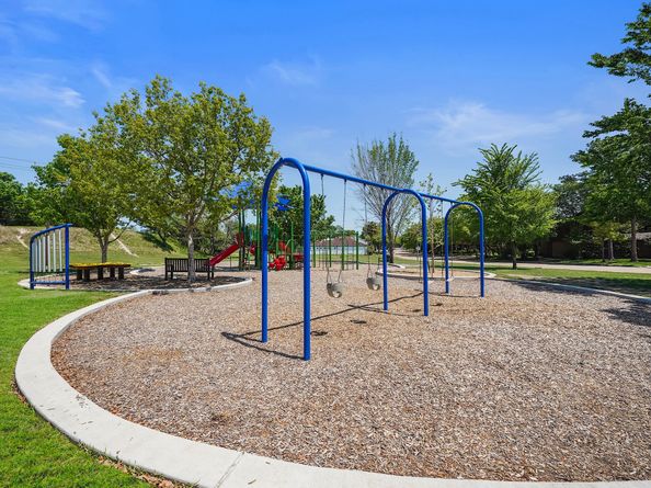910 Enclave Parkway, Houston TX 77077