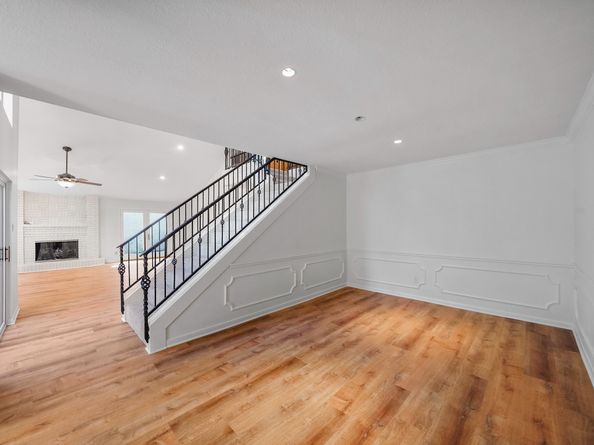 910 Enclave Parkway, Houston TX 77077