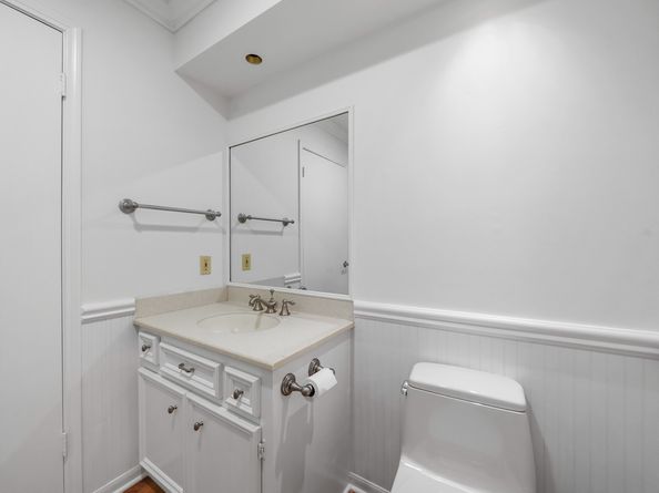 910 Enclave Parkway, Houston TX 77077