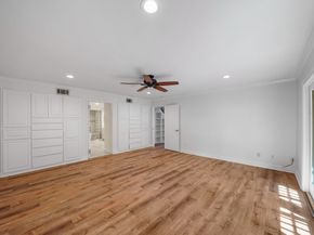 910 Enclave Parkway, Houston TX 77077