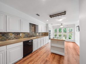 910 Enclave Parkway, Houston TX 77077