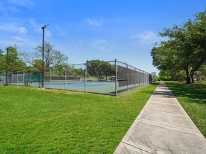 910 Enclave Parkway, Houston TX 77077