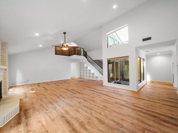 910 Enclave Parkway, Houston TX 77077