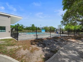 910 Enclave Parkway, Houston TX 77077