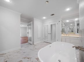 910 Enclave Parkway, Houston TX 77077