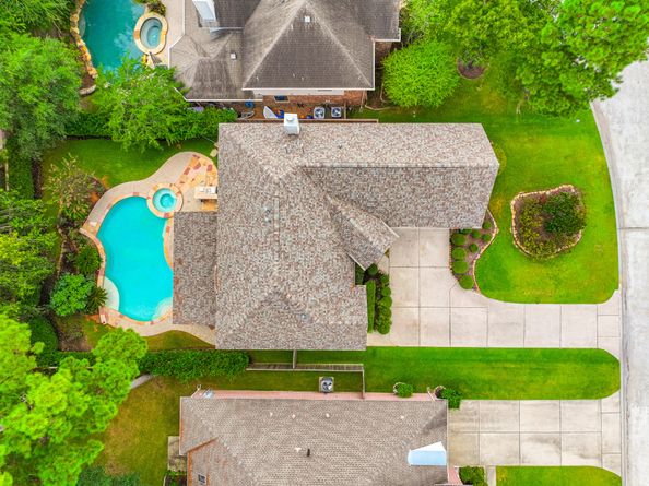7 Stickley Court, The Woodlands TX 77382
