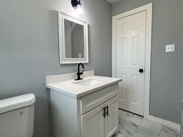 4842 Hummingbird Street, Houston TX 77035