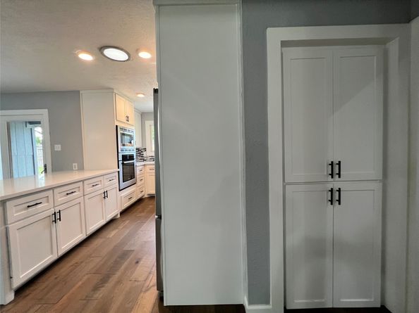4842 Hummingbird Street, Houston TX 77035