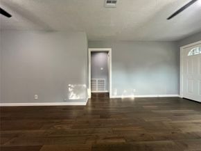 4842 Hummingbird Street, Houston TX 77035
