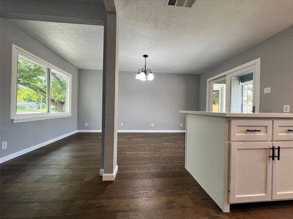 4842 Hummingbird Street, Houston TX 77035