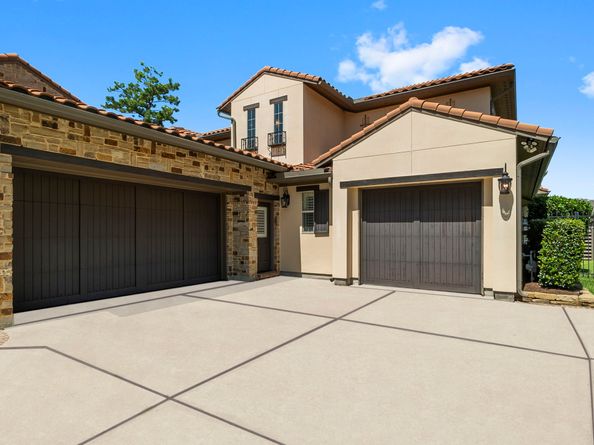 18 N Shasta Bend Circle, The Woodlands TX 77389