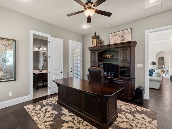 18 N Shasta Bend Circle, The Woodlands TX 77389