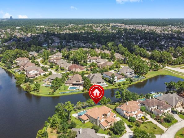 18 N Shasta Bend Circle, The Woodlands TX 77389