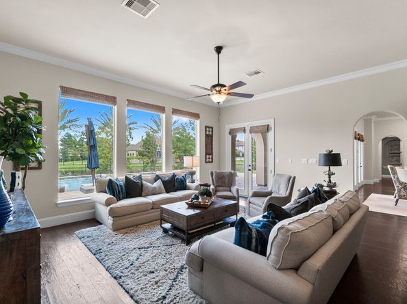 18 N Shasta Bend Circle, The Woodlands TX 77389
