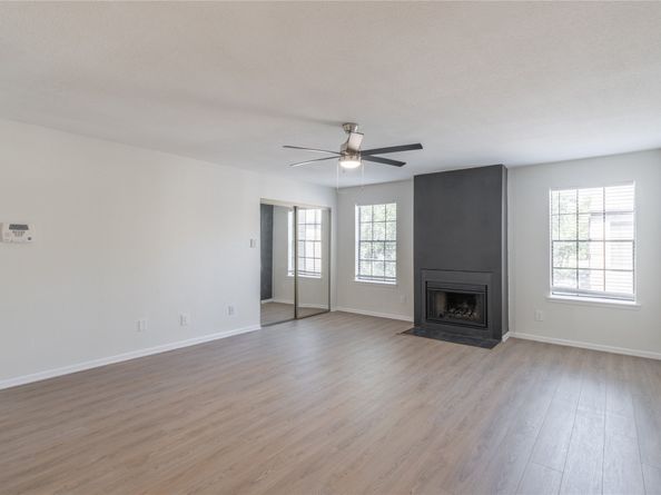 9850 Pagewood Lane 909, Houston TX 77042