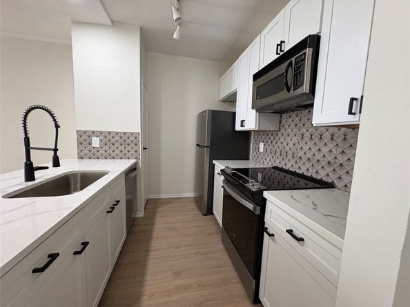 9850 Pagewood Lane 909, Houston TX 77042