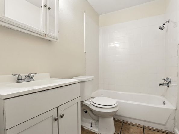 8611 Valley Ledge Drive, Houston TX 77078