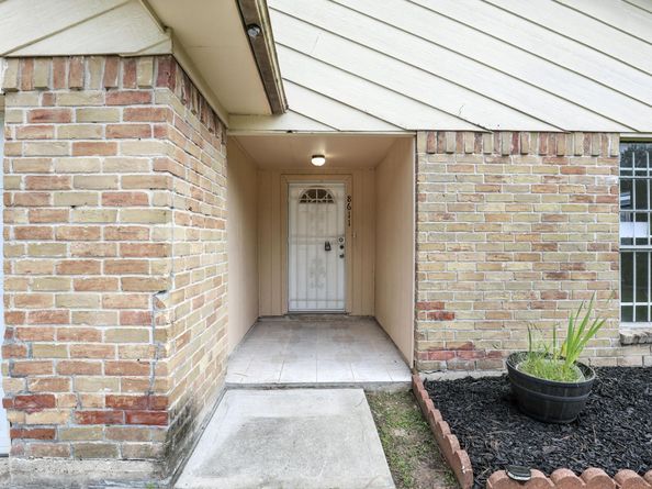 8611 Valley Ledge Drive, Houston TX 77078